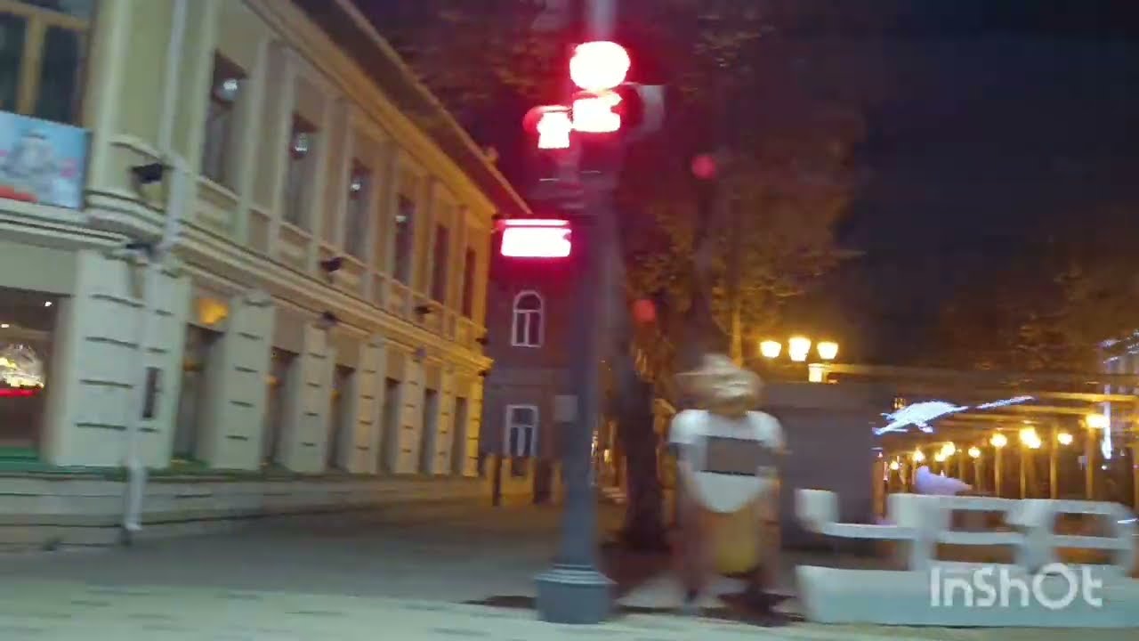 Туалетная комната в ресторане. Вечерняя Уфа в октябре 