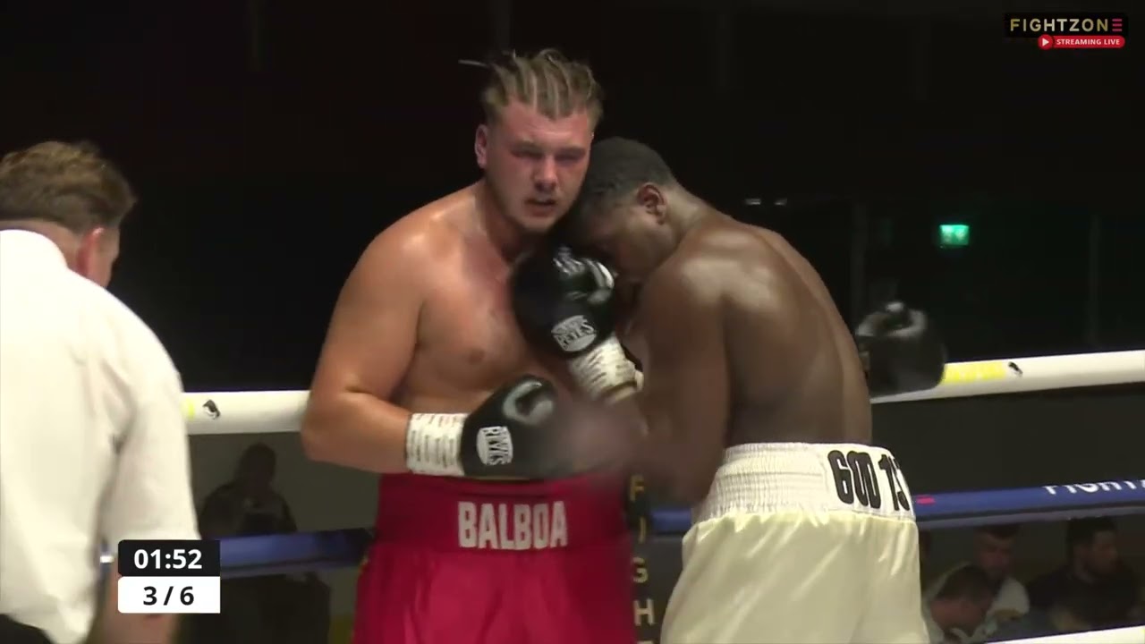 Simon Ibekwe v Will Howe Epic Heavyweight Bout