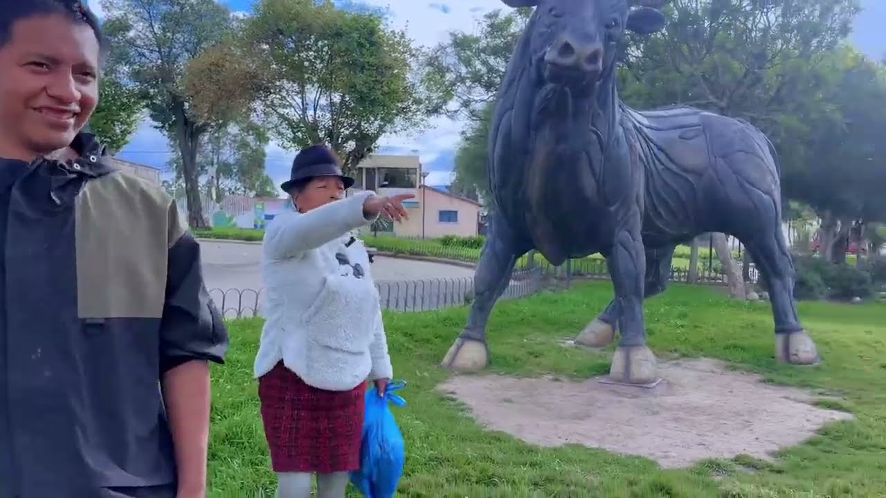 Entre a una PISCINA por primera ves MARIA CHULLA HUEVO