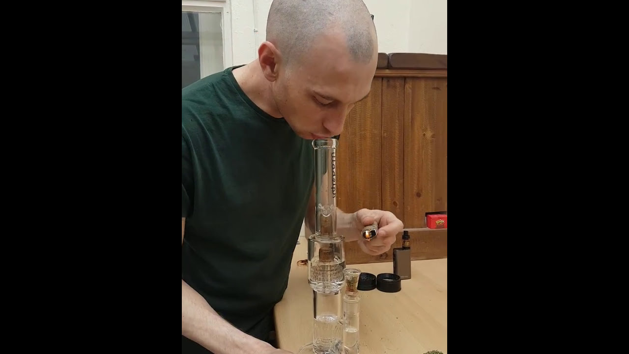 Smoking a beasty bong rip