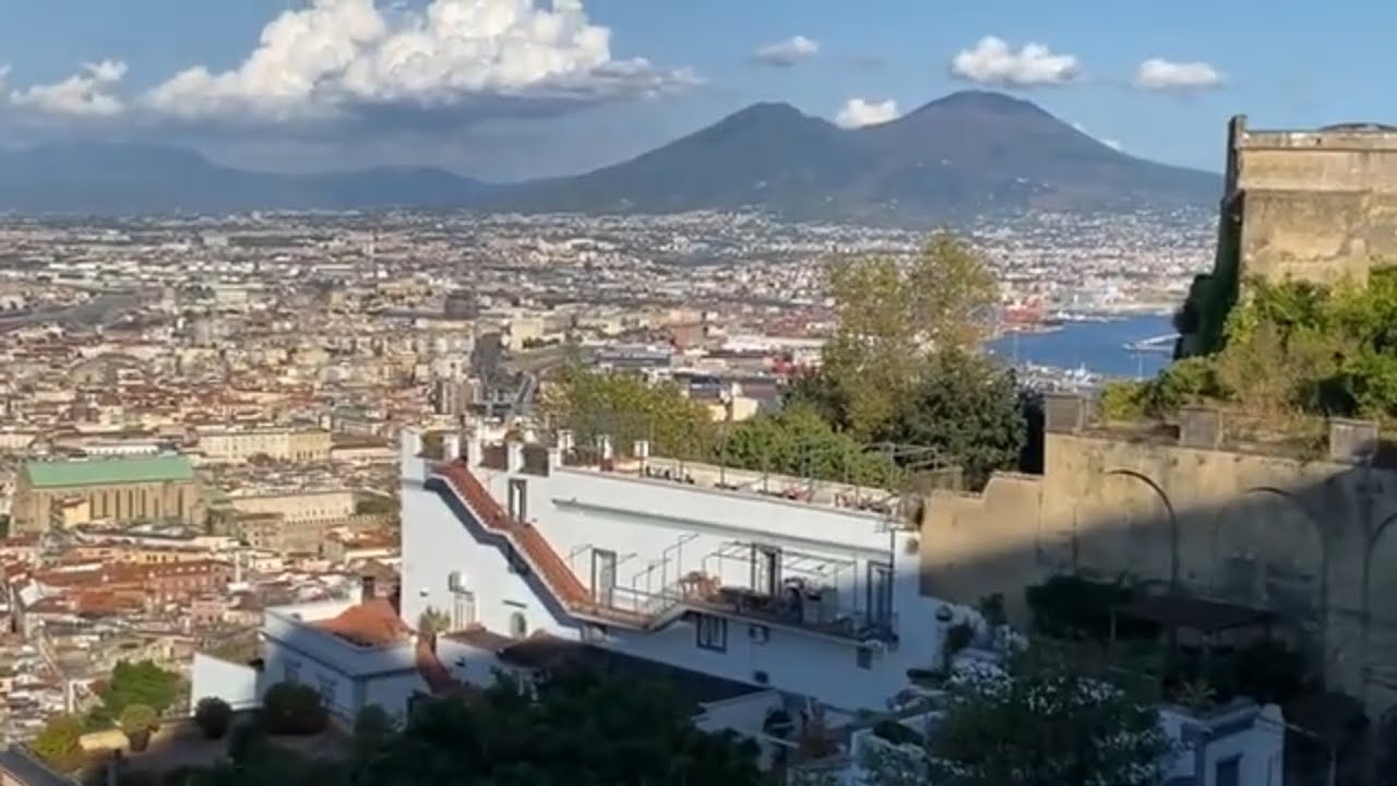 Neapel City Tour: Landgang auf eigene Faust / Mit COSTA SMERALDA auf Kreuzfahrt