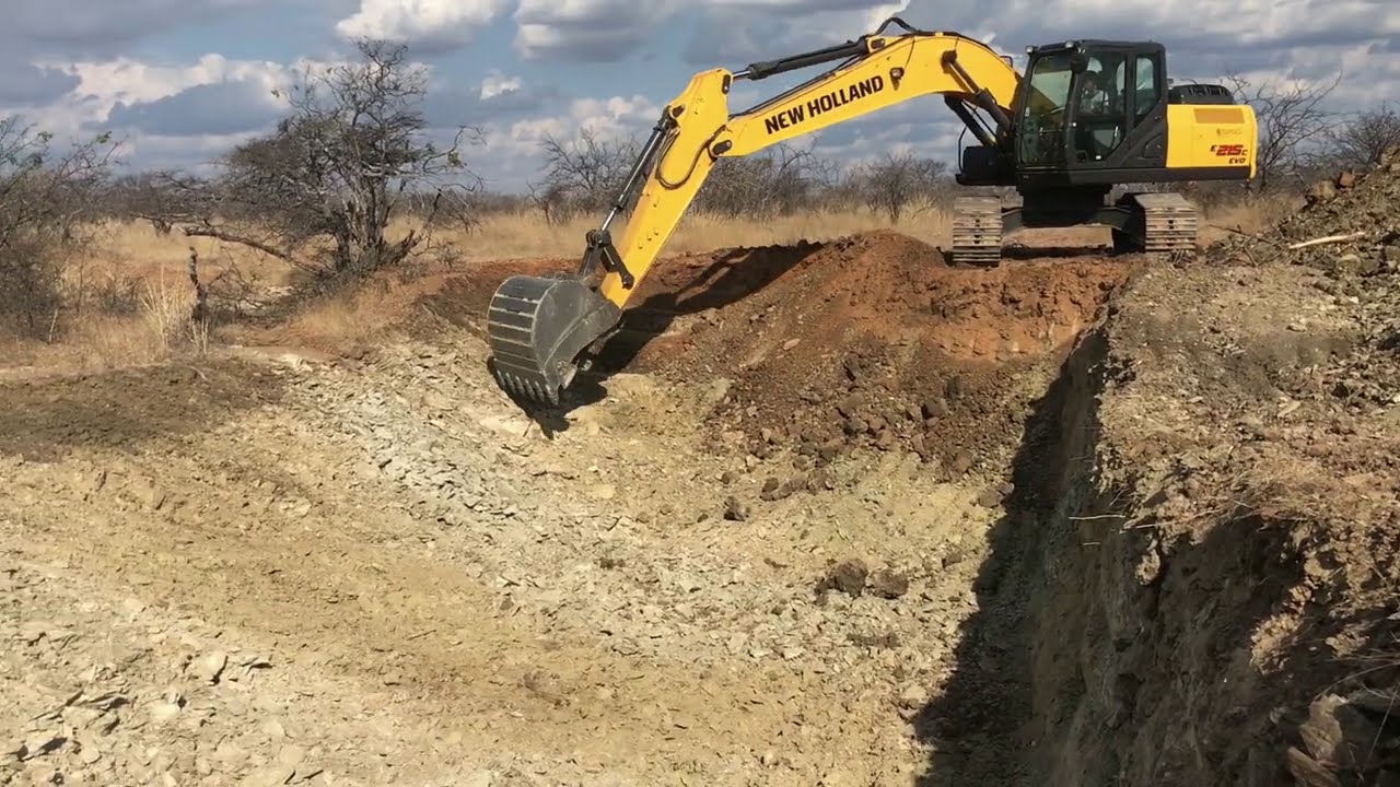Строительство Баррейро с New Holland E215C, посмотрите, на что способна эта машина 😱