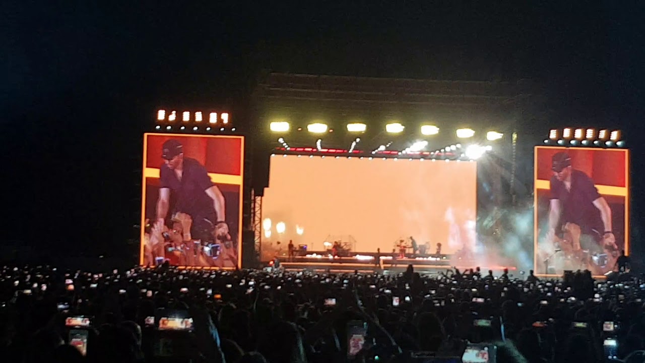 Enrique Iglesias - Bailamos - LIVE IN ISRAEL