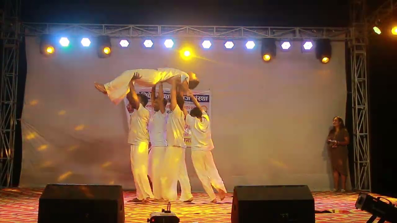 AMAZING GROUP DANCE BY INDIAN BOYS