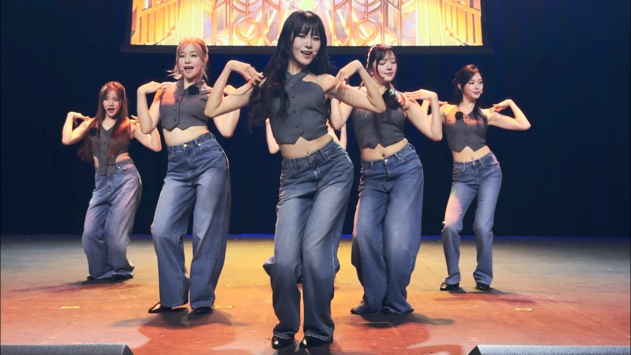 Weeekly (위클리) - Classic | Orlando | 4k FANCAM - Front Row - 240911