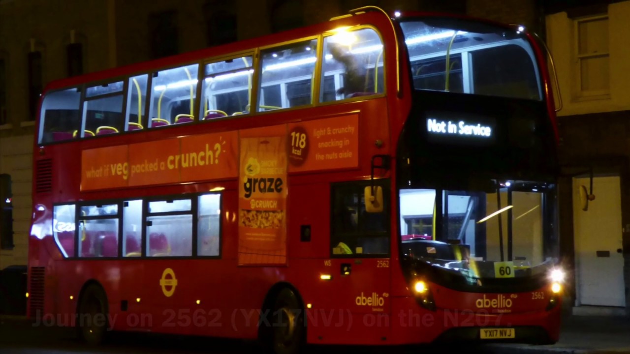 Journey on 2562 (YX17NVJ) on the N207.