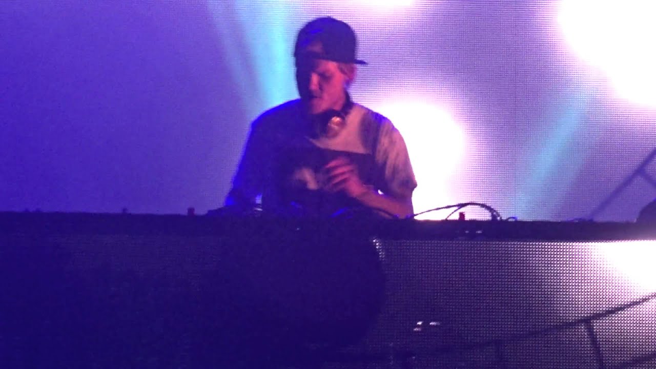 Avicii - Broken Arrows @ Hard Rock Rising 2015