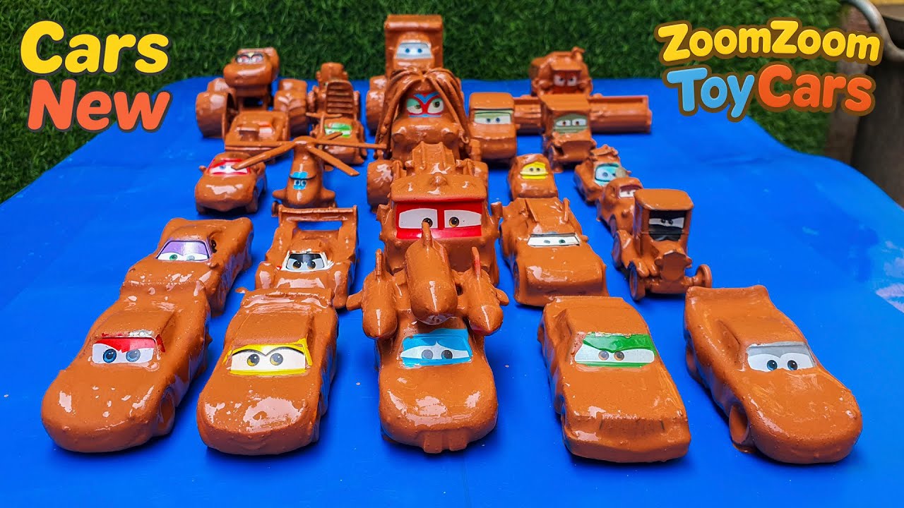Clean up muddy minicars & disney car convoys: Lightning McQueen, Tow Mater, Chick Hicks, Sally, Cruz