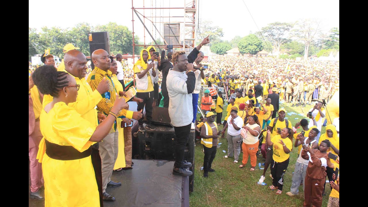 Laba Gravity ky'akoze abawagizi ba Museveni e Mukono! Kika!!!