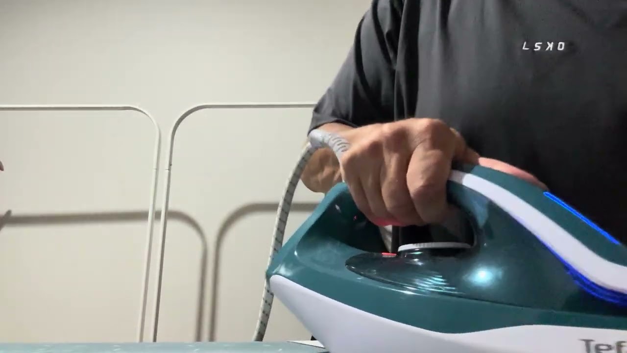 You Won’t Believe How Addictive This Ironing ASMR Is 😮‍💨💨 | Steam & Spray Madness