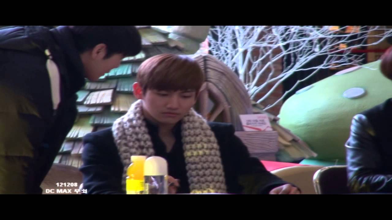 121208 여의도 팬싸인회 펜돌리기 신공 창민.MP4