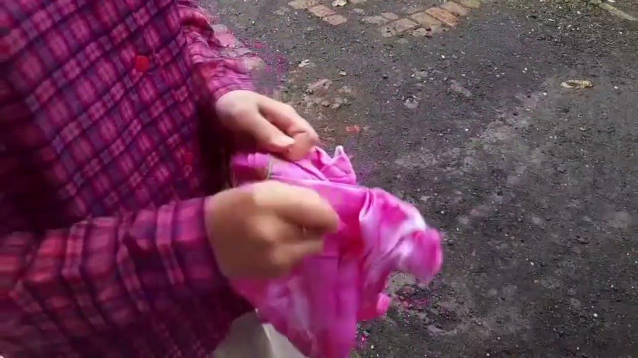 hot to make a tye dye t-shirt. uprak bhs inggris 