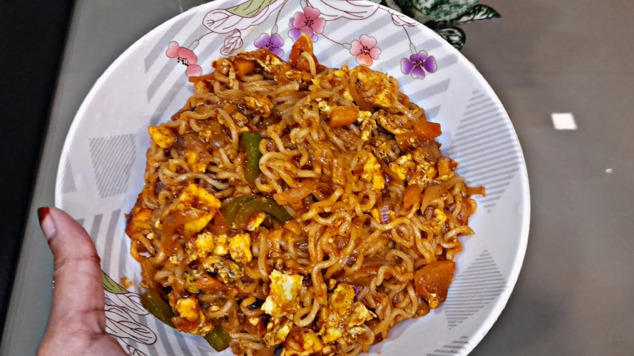 🔥 Best Maggi Recipe Ever 🍜 | Street Style Maggi Noodles Hack 🥢 | Quick 2-Minute Snack Idea