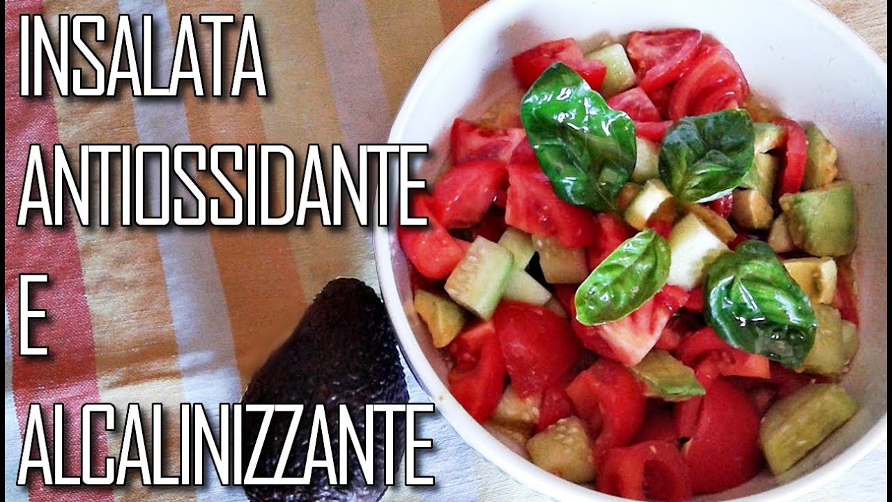 INSALATA ANTIOSSIDANTE E ALCALINIZZANTE | AVOCADO E POMODORO