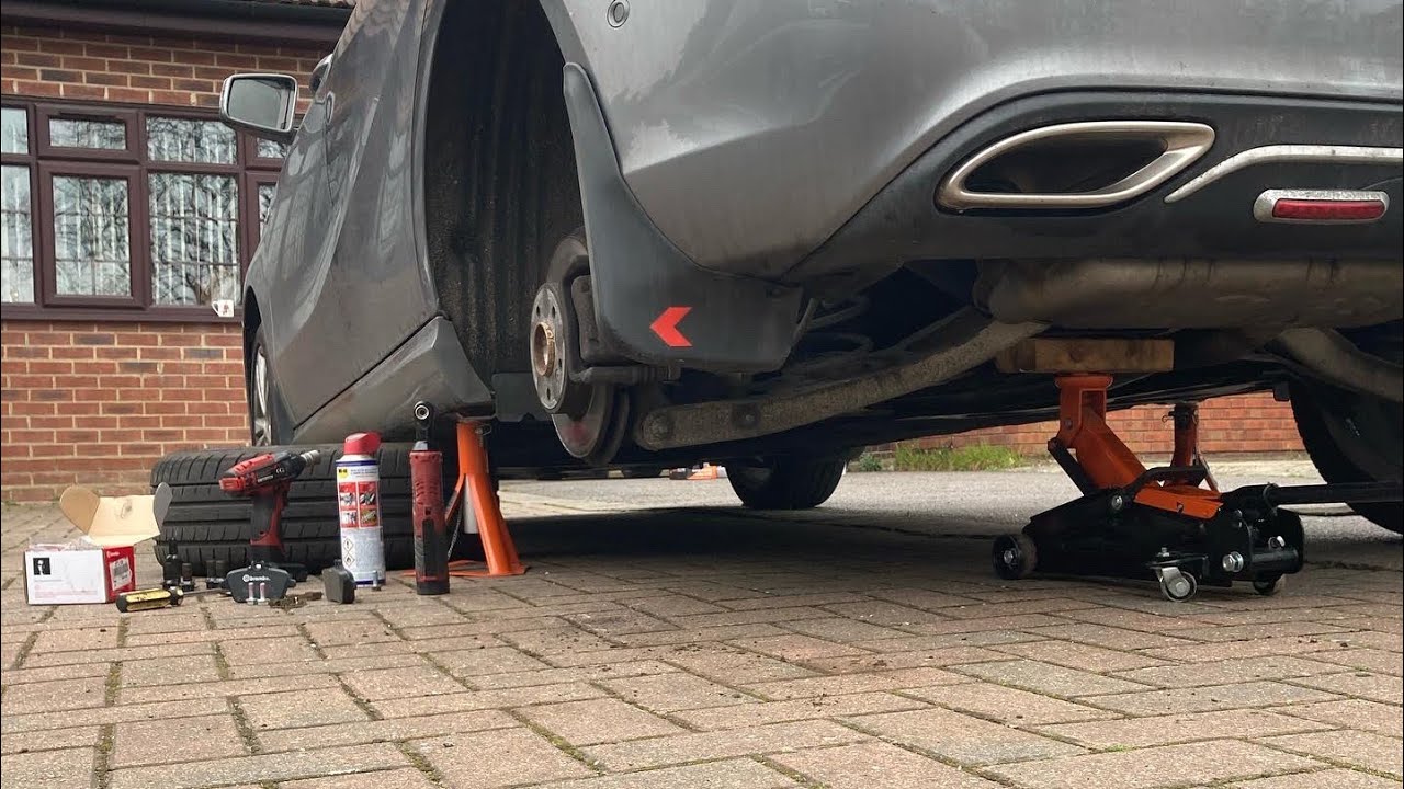 Mercedes A Class (W176) Rear brake pads change.