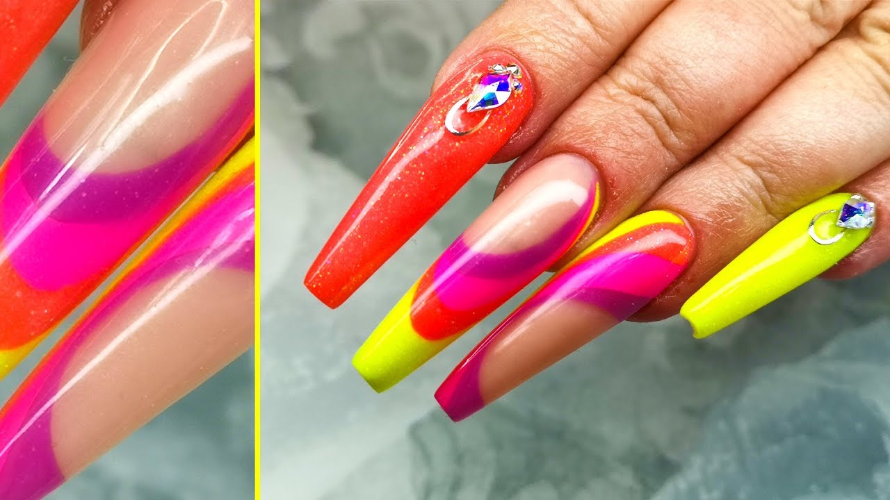 Andrea's Sexy Curves - Curved Acrylic Colour Blocking