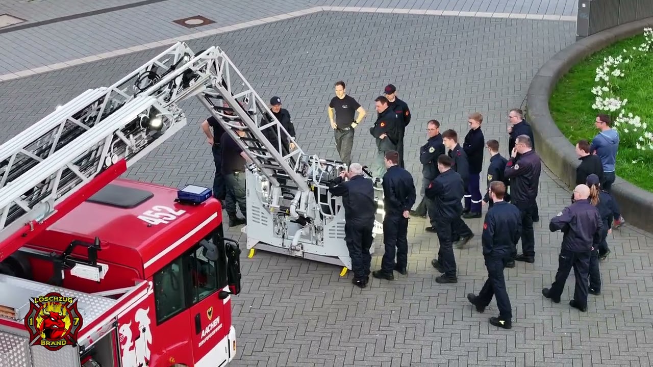 Drehleiterausbildung Feuerwehr Aachen Löschzug Brand