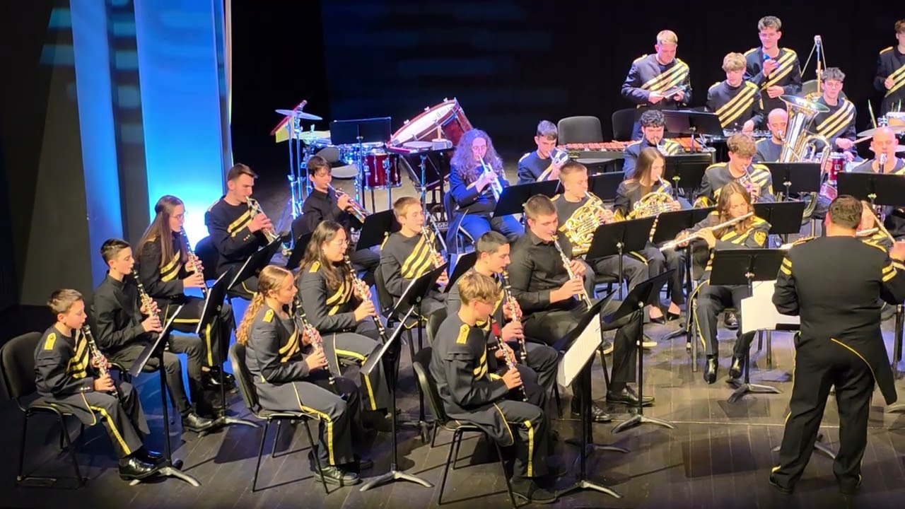 Feliz navidad, (José Feliciano), - Puhački orkestar Bjelovar, dirigent: maestro Ivan Oškera, prof.