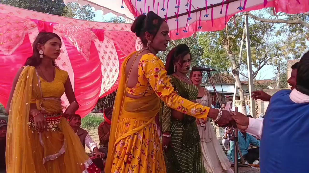 बिना देखे ना लागे हमार जियरा, रंजीत सूरत तारा नाना जी का डांस प्रोग्राम एवं चित्रहार ।