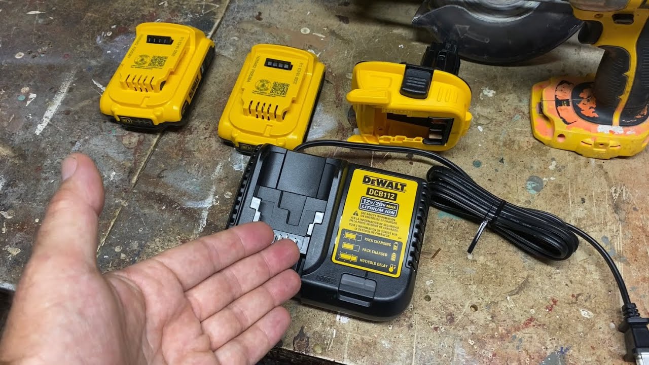 DEWALT 18V to 20V Battery Adapter Kit (DCA2203C)