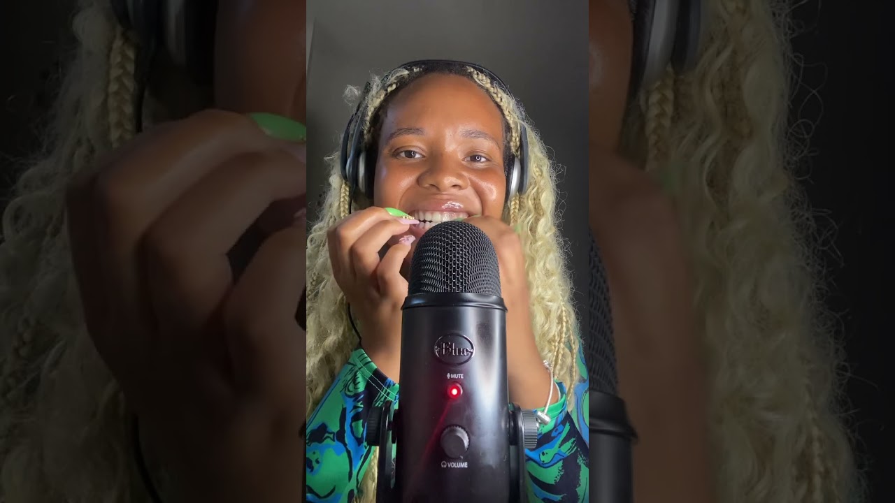 ASMR SCRATCHING THE BACK OF MY TEETH + TEETH TAPPING 💤🌚😴💤🌝🌙🌠🌑