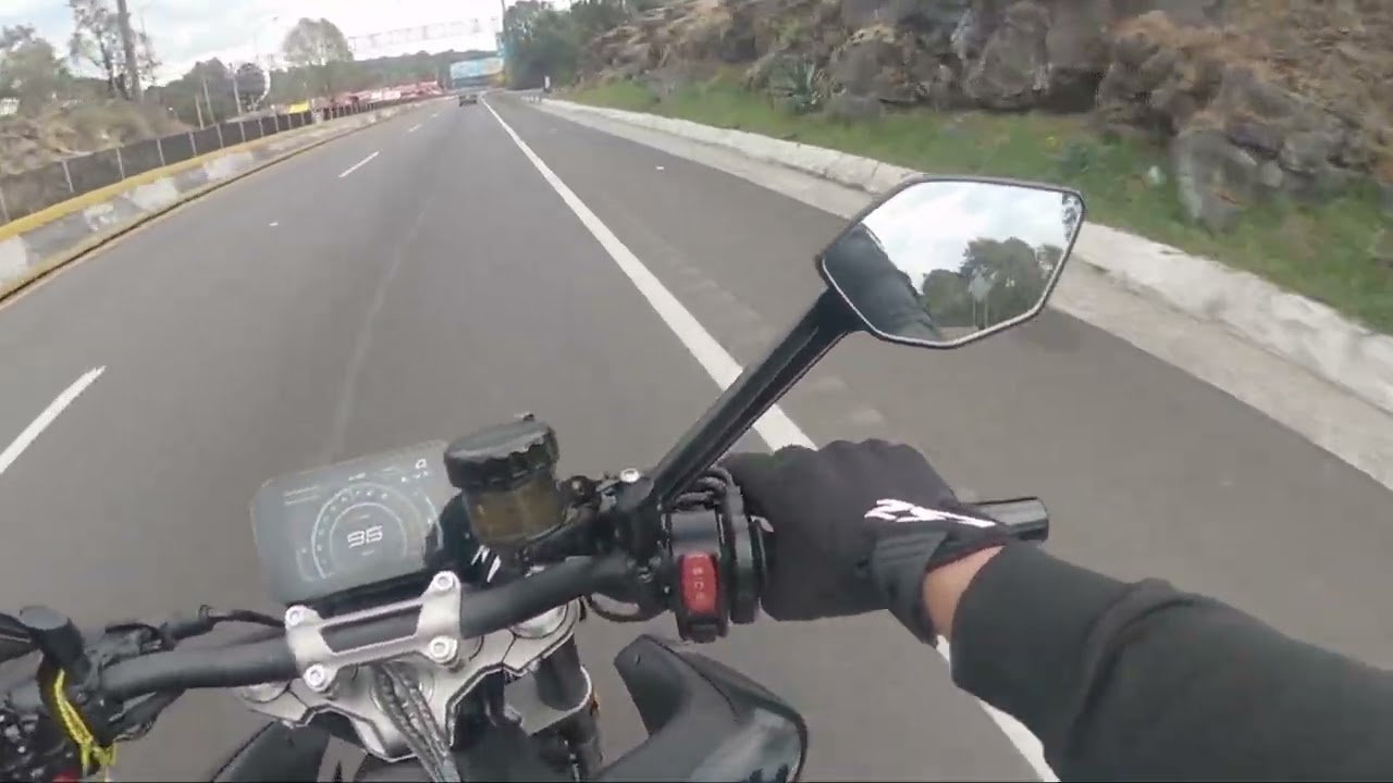 BAJANDO LA 🍐 EN MI NK450 Y  UNA MT07
