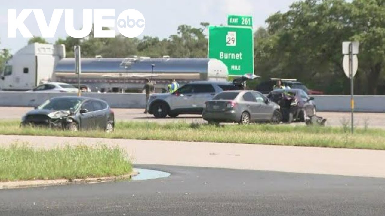 Serious crash shuts down I-35 near Georgetown