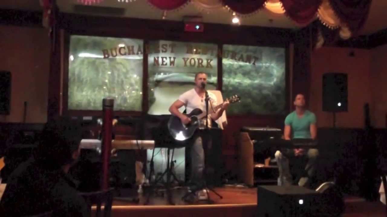 Pavel Stratan in concert la Restaurantul 