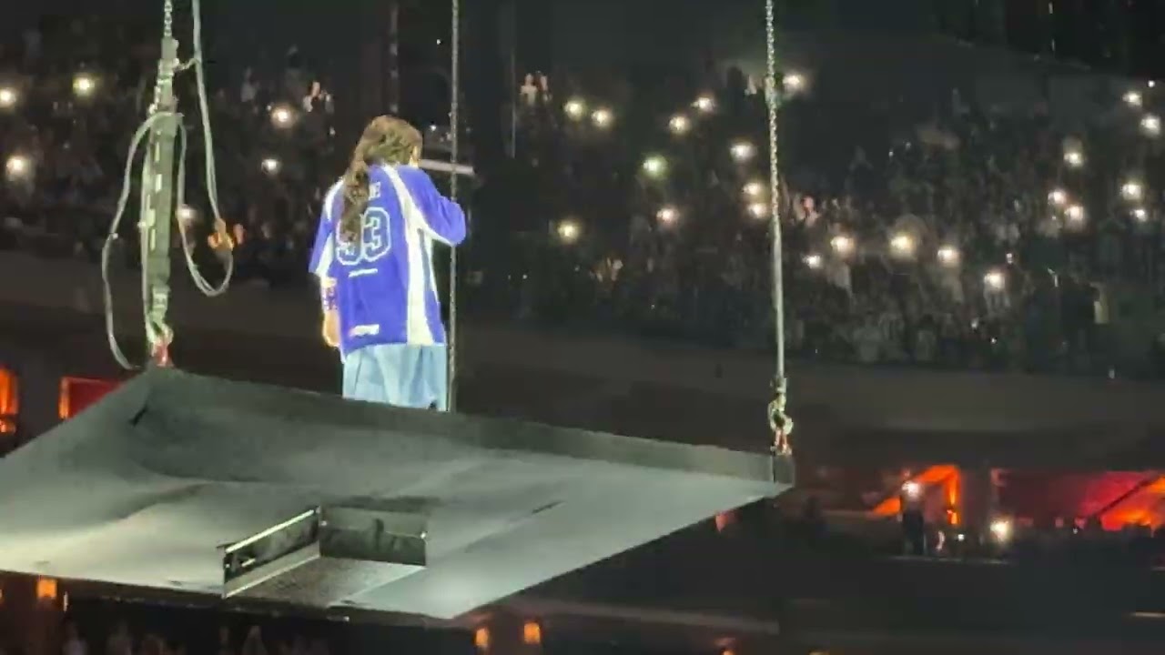 Billie Eilish - The Greatest (live O2 arena Prague)