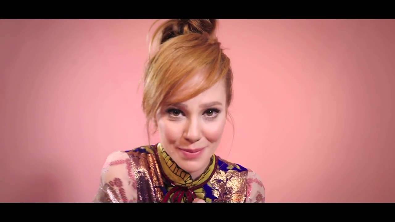 Elçin Sangu  Onun Glamour'ı Var