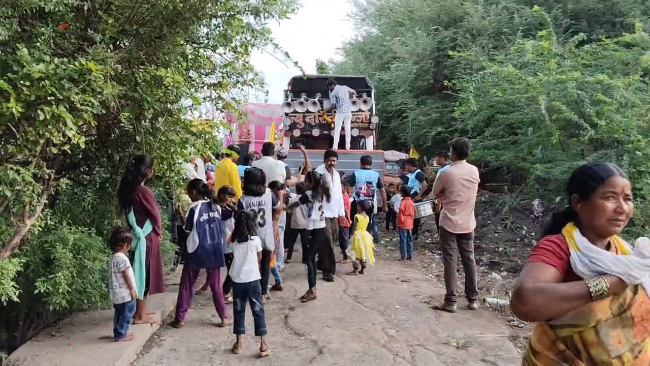 👑लोकशाही अण्णाभाऊ साठे जयंती आवाठी‍) न्यू दोस्ती बॅन्जो ग्रुप करमाळा मो.9850931334.मो9960184180...