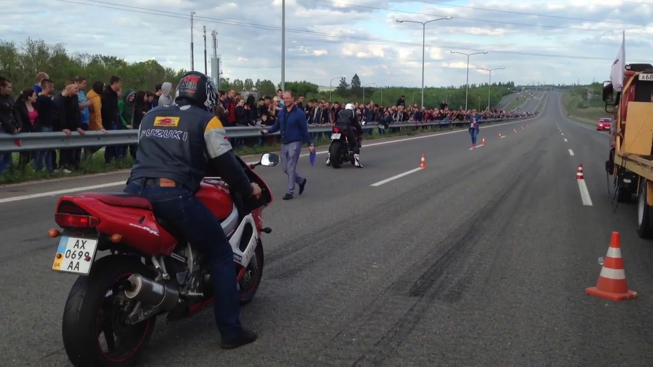 Honda cbr 900rr vs Yamaha r6