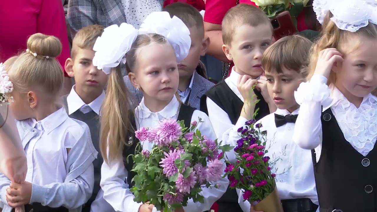 Линейка в школе Старобина