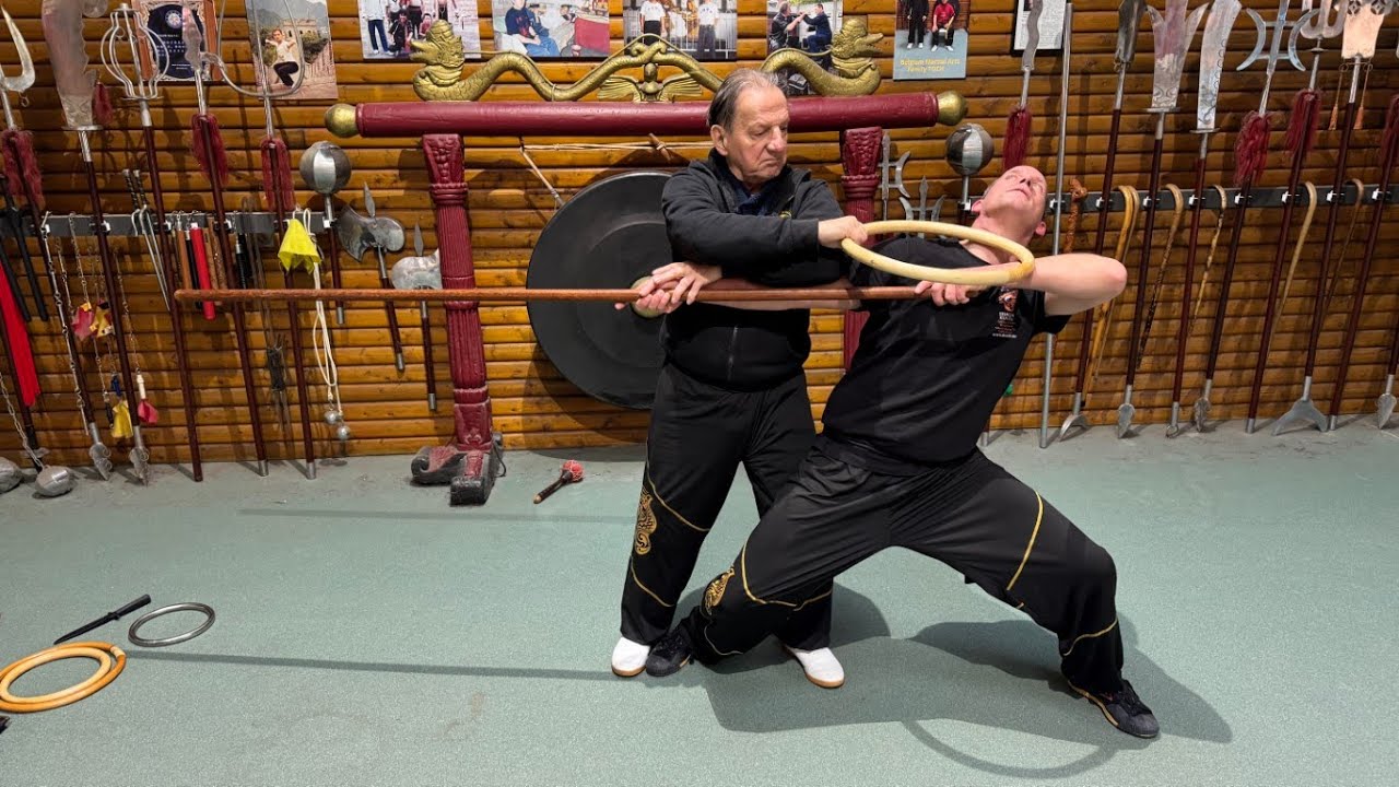 GM Walter Toch exclusief selfdefence with old Chinese weapon