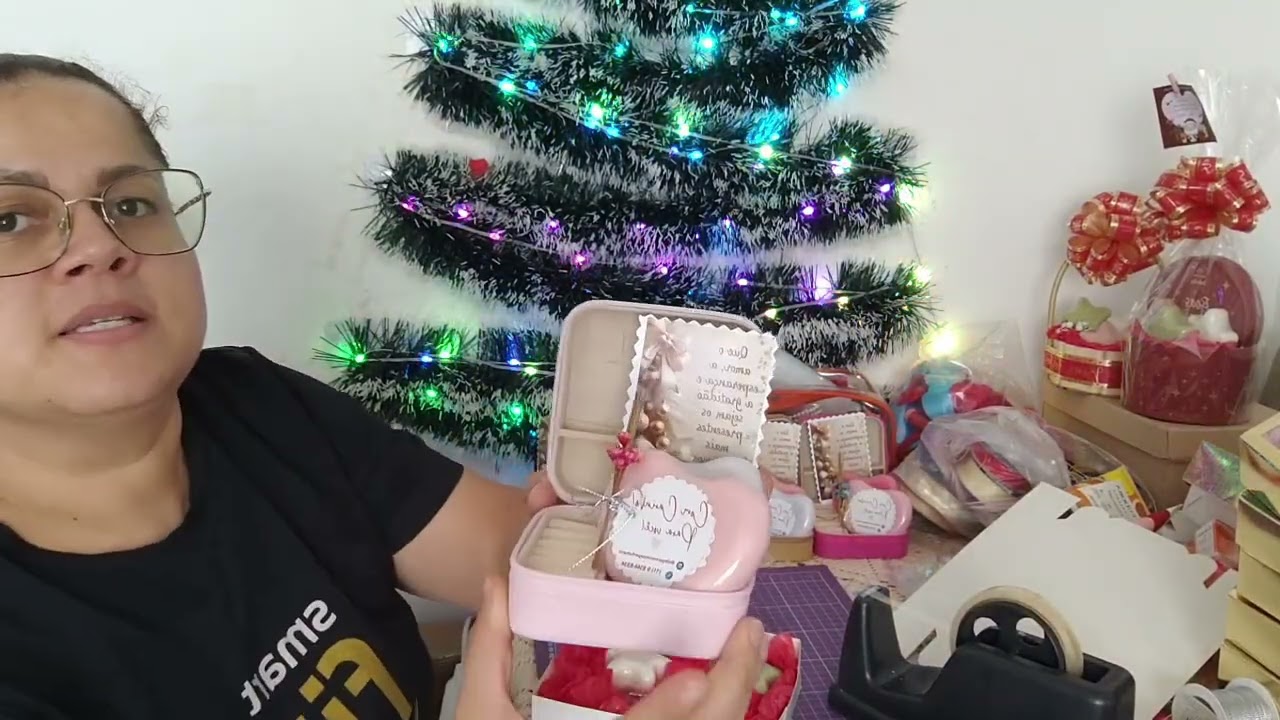 🎄✨ Montando presentes na caixa com visor para o natal 🎄✨
