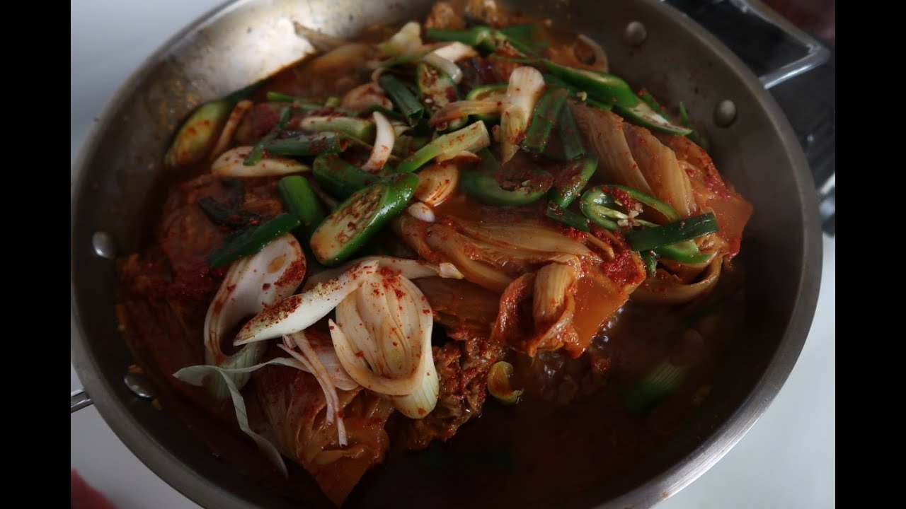 Como hacer Kimchi jjigae (costilla de cerdo con kimchi)- Sazón de Corea