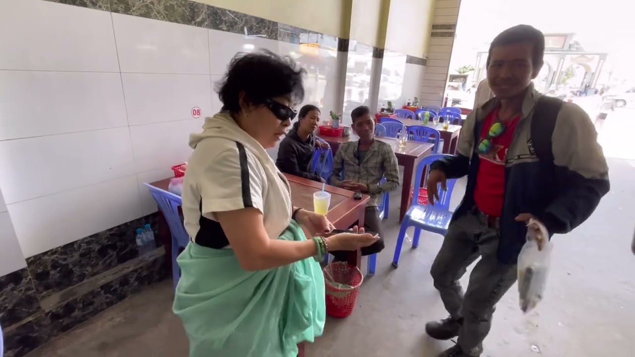 Biến cực Căn Khi Cô Mạnh Thường Quân Gặp Được Quy Phi Nhảy Múa Tung Tăng Vì Quá Vui “1 vợ 2 Chồng “