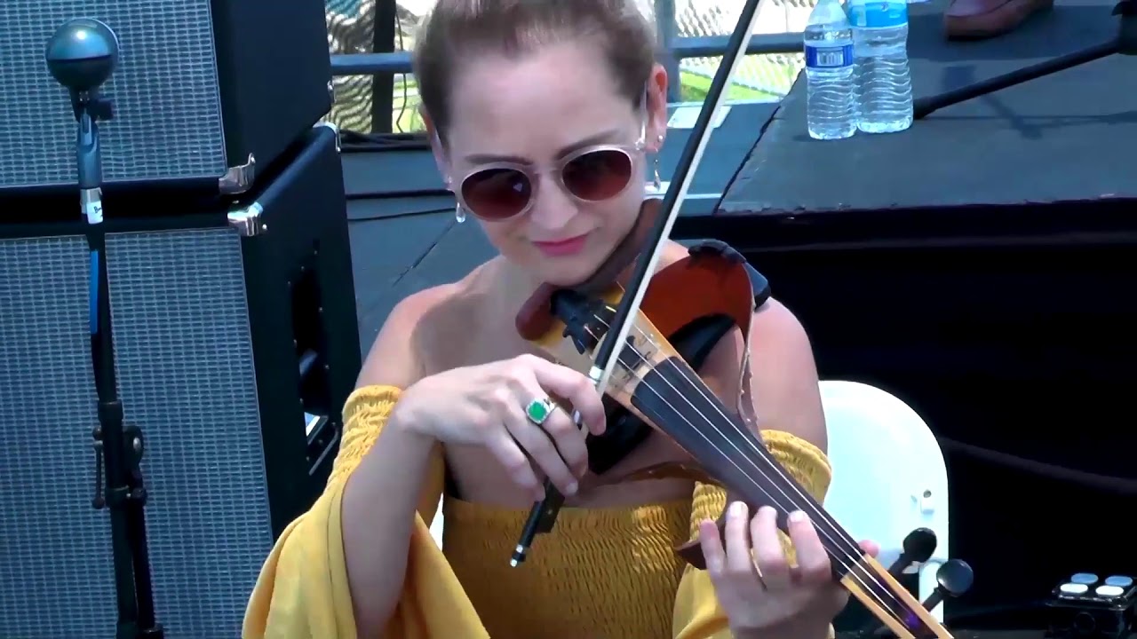 MARIEA ANTOINETTE' Live  