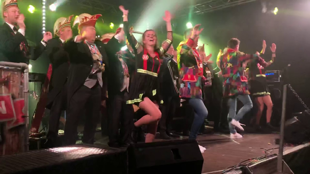 Dikdakkers ft Kloosterwiekers ‘Kiele Kiele Fennechie’ LIVE!