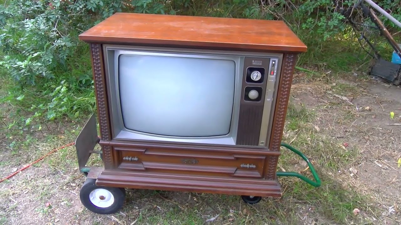1973 Zenith 25DC50 Solid State Color Console Television Pickup Analysis Startup