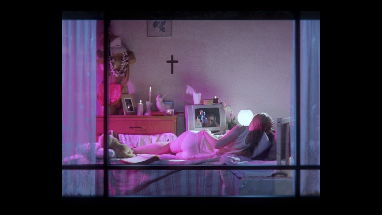 Tahiti Boy and the Palmtree family 'The Park' (official video)