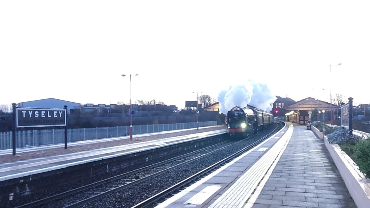 60163 Tornado & 47773 with Vintage Trains “The Christmas White Rose” to York 10/12/2025