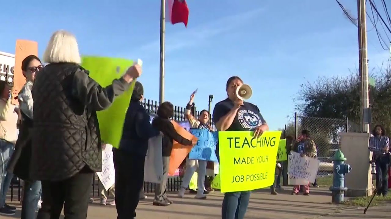 Port Houston Elementary parents push back as HISD weighs closure