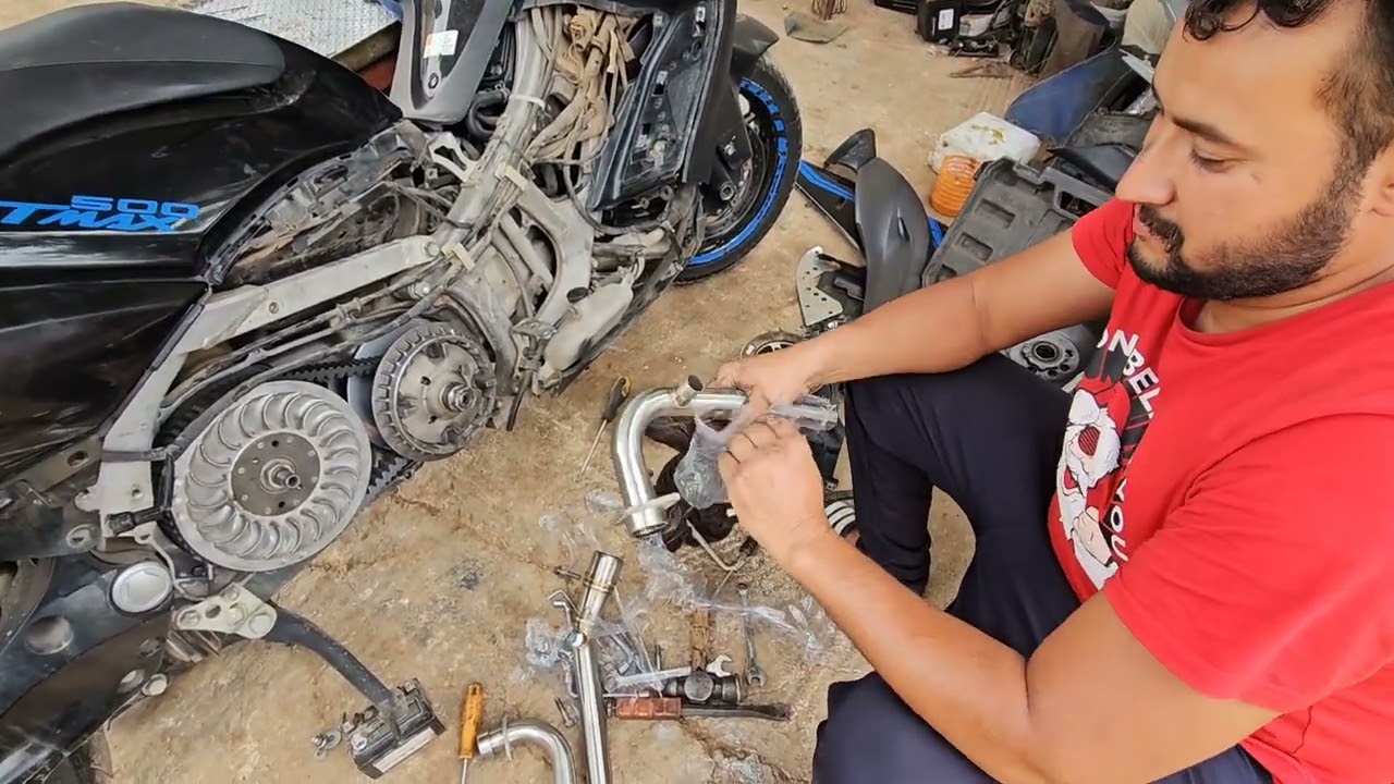 جاتنا Tmax. فيها مشكل تقرقيب 😱 ولكن بالخف تم حل المشكل وبدنا ليها pot akrapovic 🔥❤️