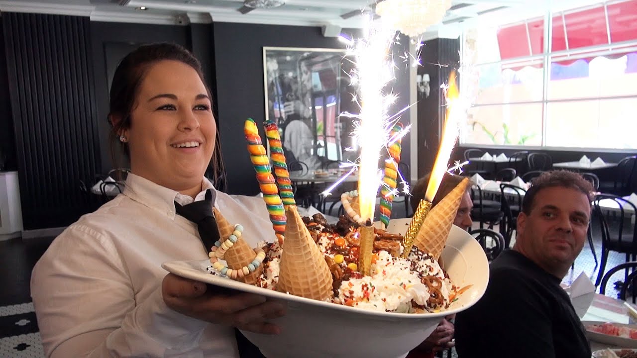 Sugar Factory Orlando Preview w/ Food, Goblet Drinks, King Kong Sundae & Candy Gift Shop