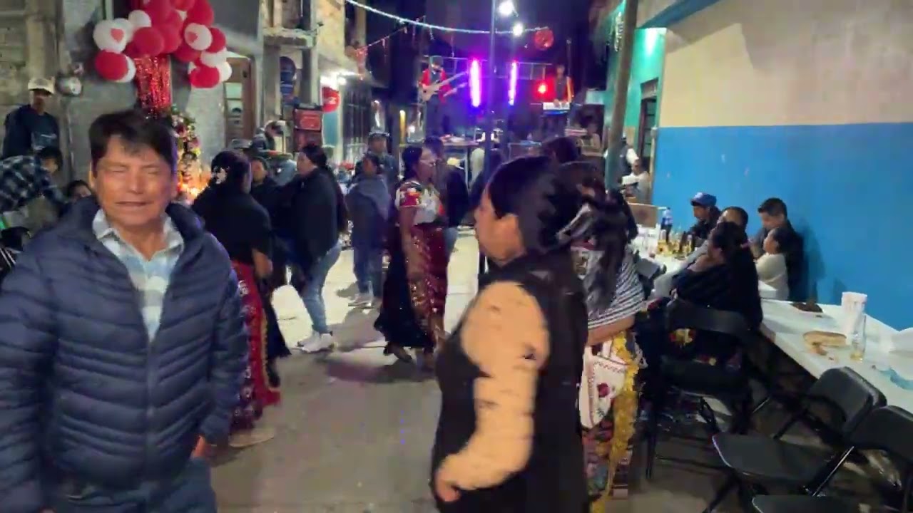 FIESTA DE LA BENDICIÓN DE LOS PRIMEROS CARGUEROS DE LOS TAXISTAS👩‍❤️‍💋‍👨EFRAÍN Y ANACELIA P3