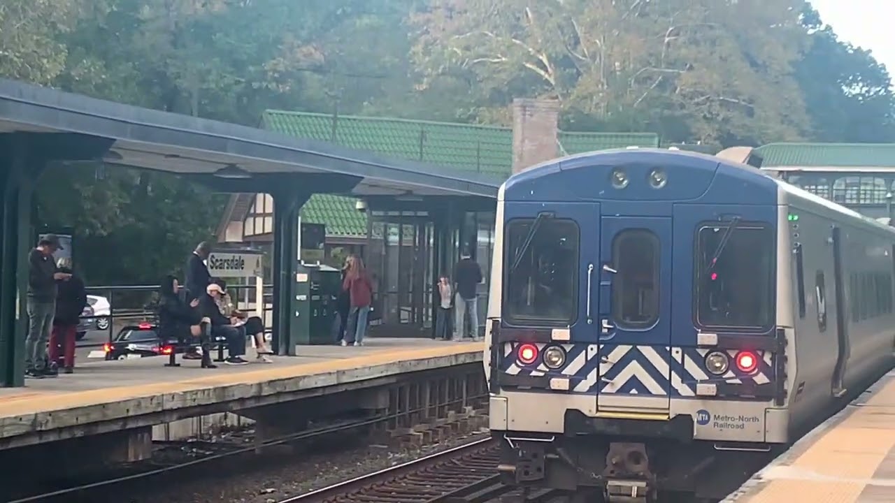 Metro North Pm rush hour action at Scarsdale 10/10/25