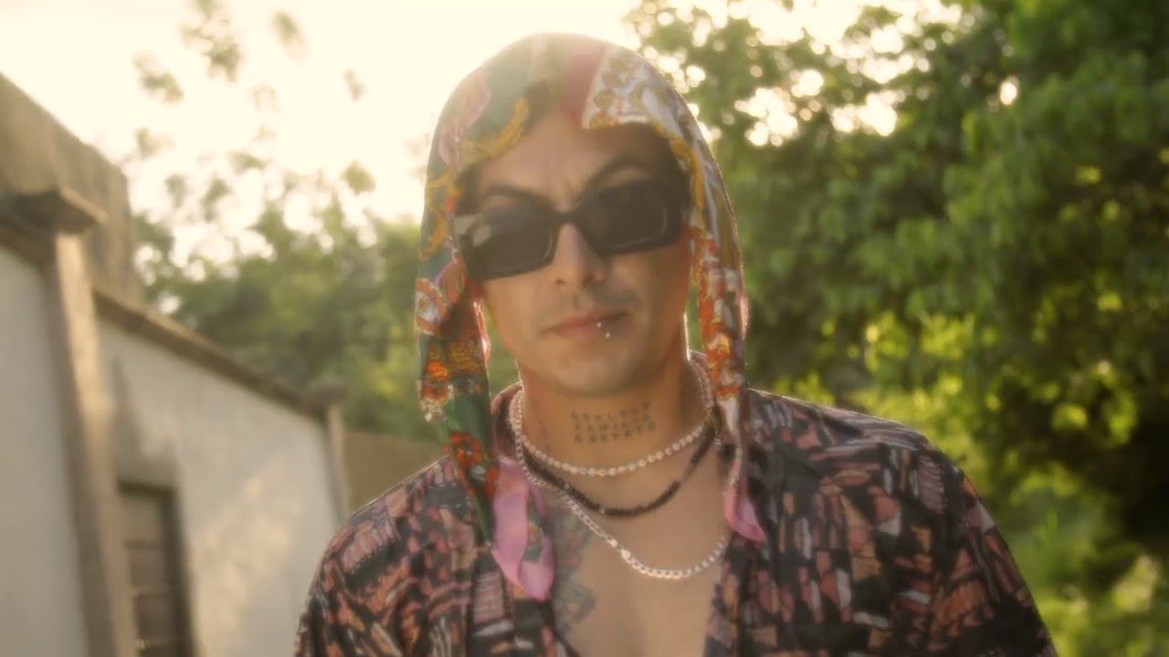 Desert Niños / Tirado en la Playa (Video Oficial)