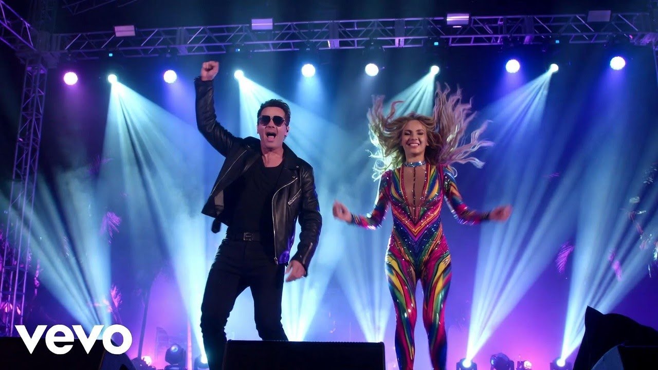 Shakira x Pitbull - Take The Crown 👑🔥 | Street x Festival Latin Anthem (AI Music Video)