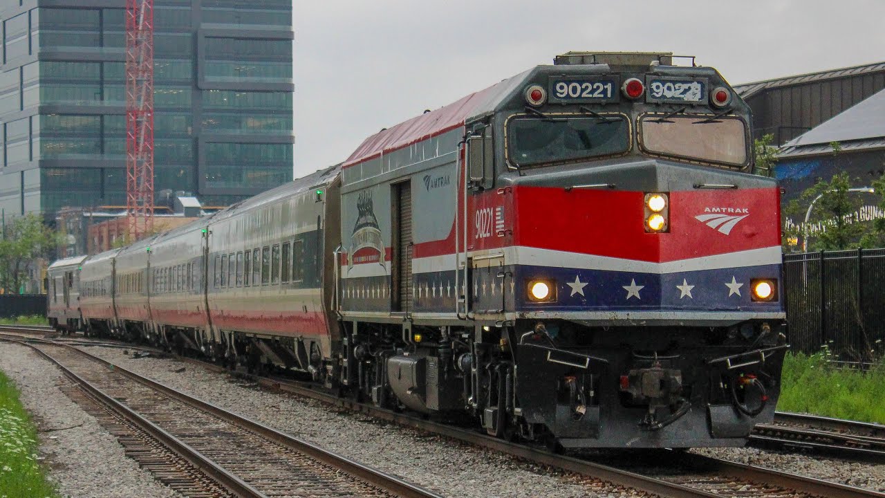 Chicago’s Super Busy Downtown Railroad Crossings - Constant Metra and Amtrak Trains